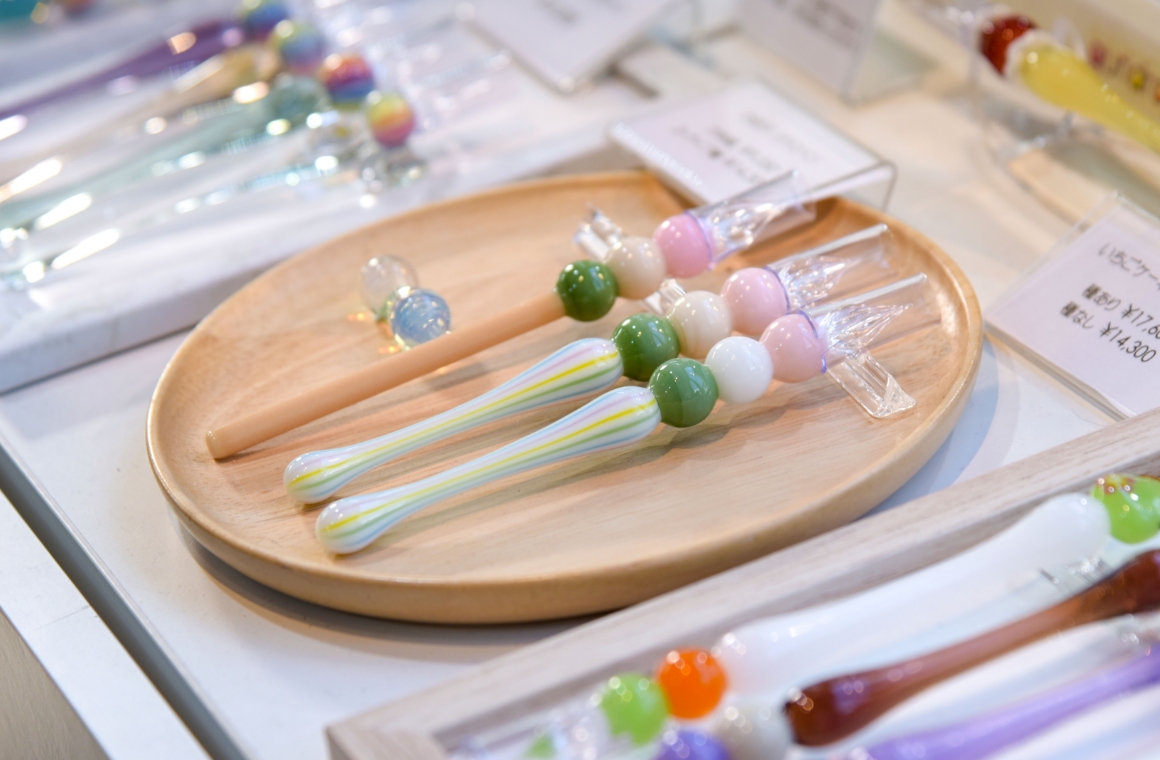 まるでお団子か飴細工みたい