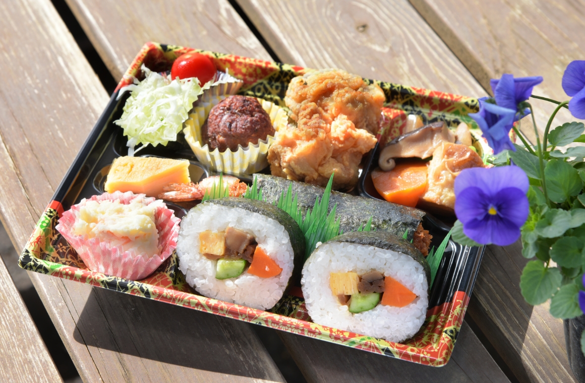 味や価格だけでなく、彩りも栄養バランスも抜群！